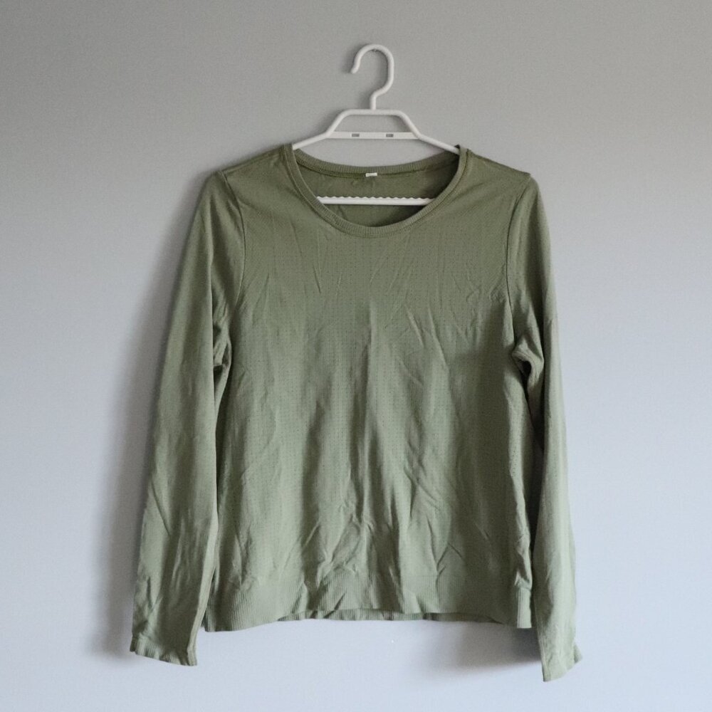 Women's Sz‎ M Green Activewear Crewneck Stretch Long Sleeve T-Shirt Top